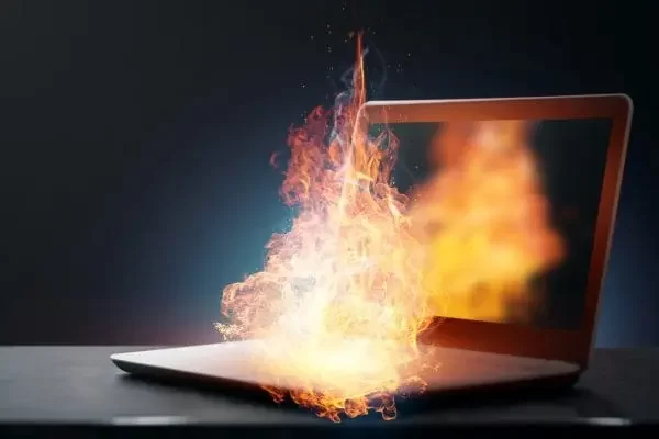 laptop-caught-fire-during-operation-overheated-from-heavy-loads-min-scaled-q1v0pvt78cbisu3oqdj0dyfrsacrq2vnx9al5cqd9c-min.webp
